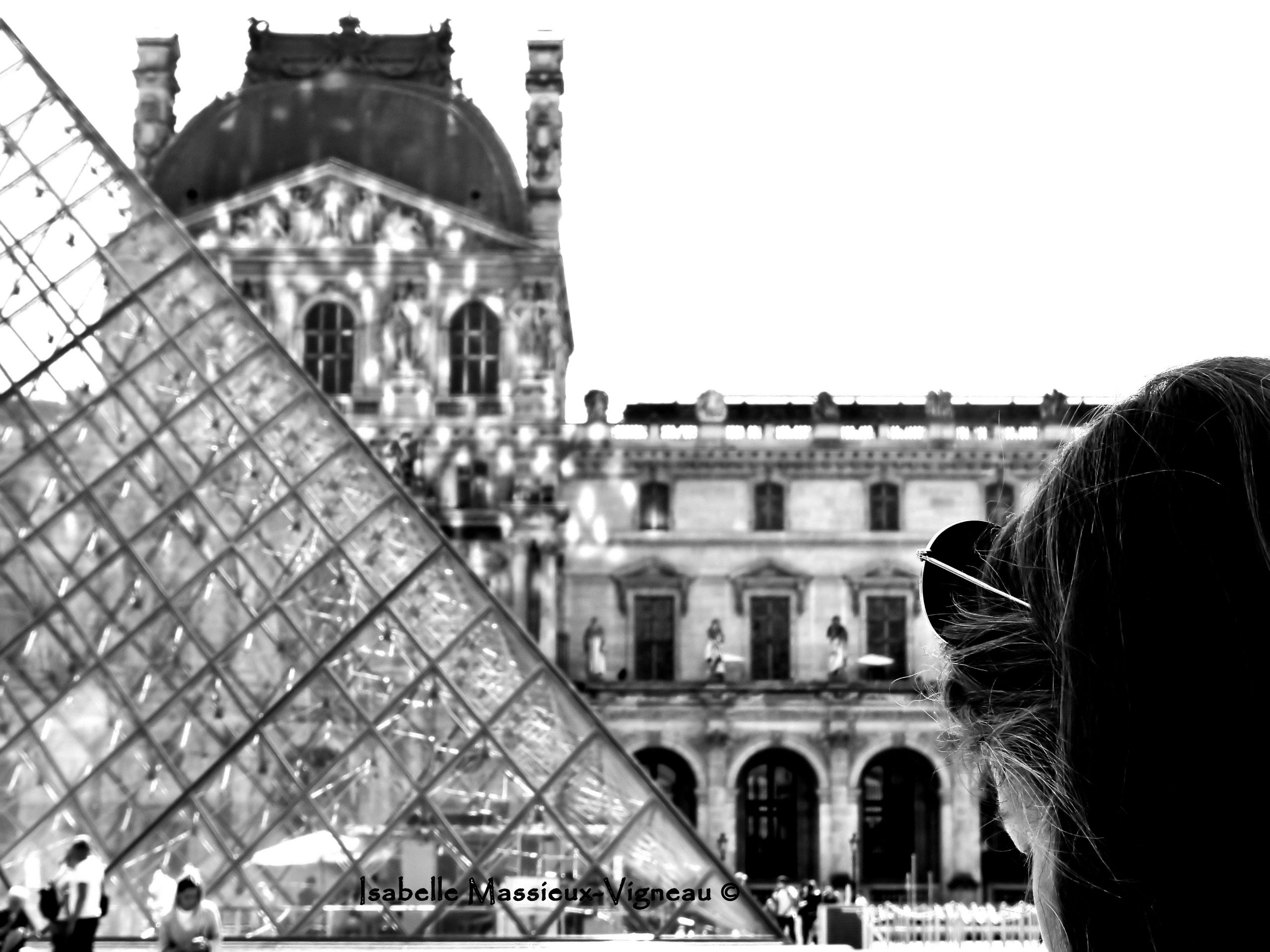 Louvre reflet Paris 2020